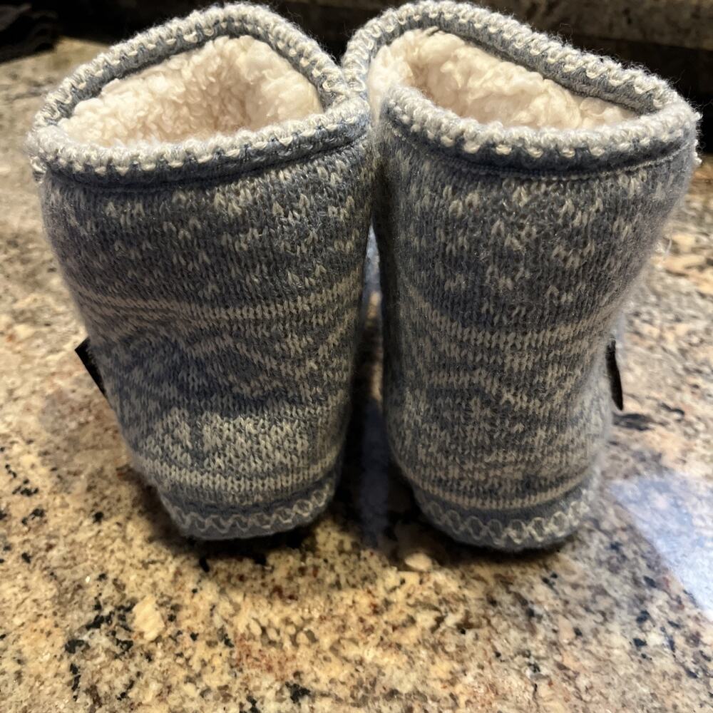 Ladies NWOT New MUK LUKS S 5-6 Blue Comfy Cozy Warm Lined Original Slipper Boots - Picture 3 of 6